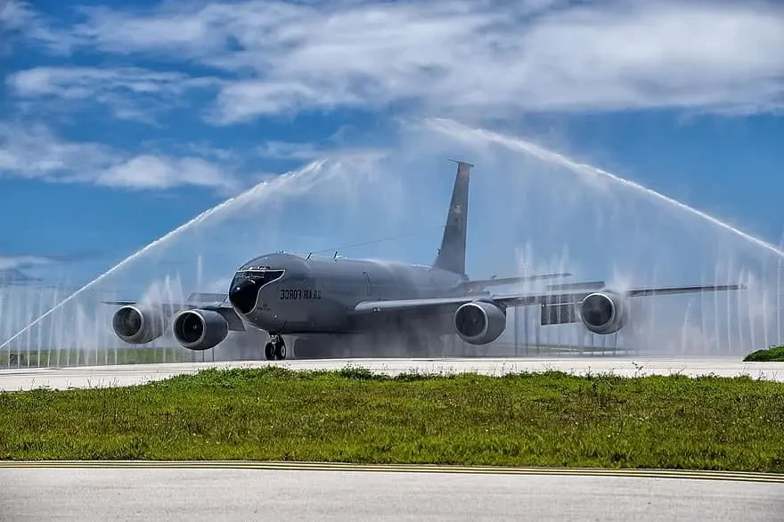 Airplane washing
